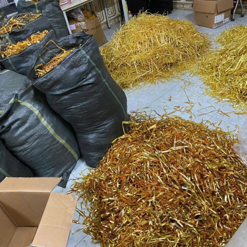 Mạch điện tử có chưa vàng kim loại
