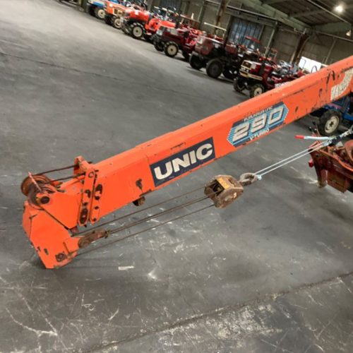 Mua bán cần cẩu UNIC cũ